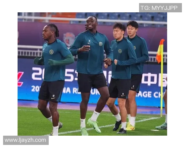 杭州足球队在全国速度排行榜中荣登第九名展现出强劲实力与潜力 杭州足球队在全国速度排行榜中荣登第九名展现出强劲实力与潜力