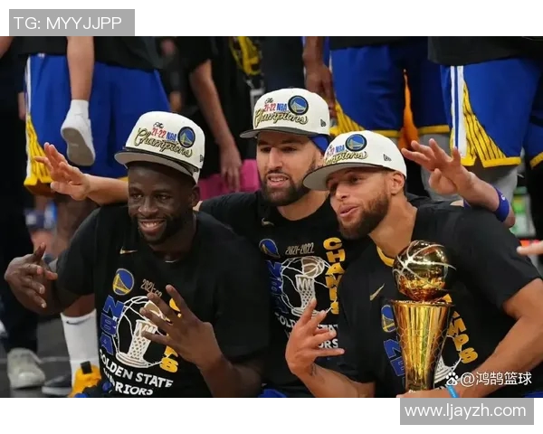 勇士对阵小牛比赛中库里意外受伤球队前景堪忧球迷心急如焚 勇士对阵小牛比赛中库里意外受伤球队前景堪忧球迷心急如焚