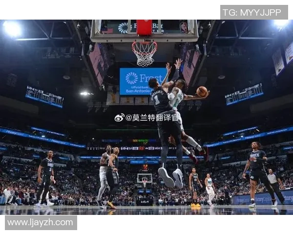 文班亚马首场比赛表现惊艳5次盖帽隔扣字母哥引发热烈讨论