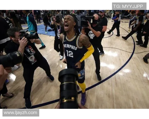 火箭队与黄蜂队激战正酣2月28日精彩对决引发球迷热议